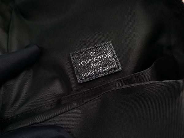 ルイヴィトンバッグ背面デザイン